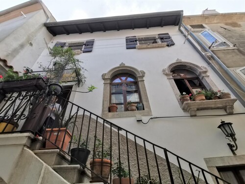 CRES - uhodani ugostiteljski objekt sa stambenim prostorom