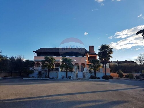 Tar , restoran sa pogledom na more