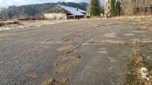Klana, poslovno građevno zemljište površine 5800 m2
