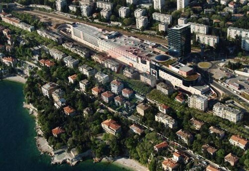 Rijeka, dva poslovna prostora Tower Centar 200 m2
