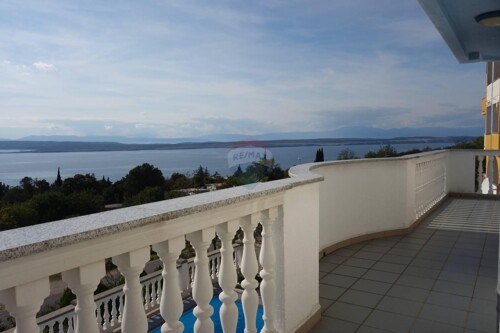 CRIKVENICA, Vila s bazenom, apartmanima i panoramskim pogled