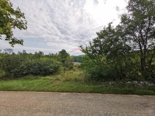 Istra,Grožnjan-Građevinsko zemljište u mirnom okruženju
