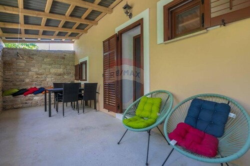 Istra, Pula: Kuća s velikim terenom u centru