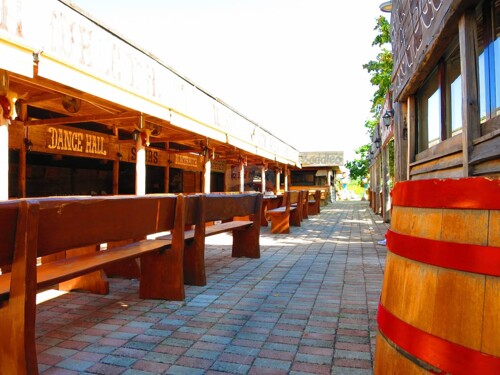 LANTERNA - uhodan restoran 1000m2 na prodaju