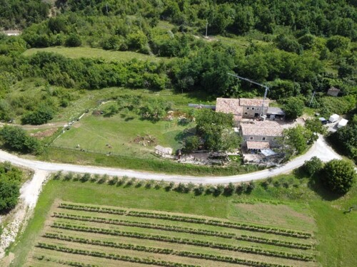 Predivna autohtona istarska štancija sa 3000m2 okućnice