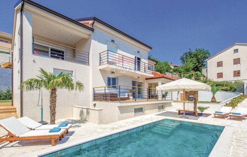 Bregi, Opatija- moderna vila s bazenom