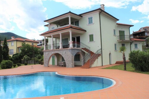 OPATIJA - POBRI - PREKRASNA VILA S BAZENOM I POGLEDOM