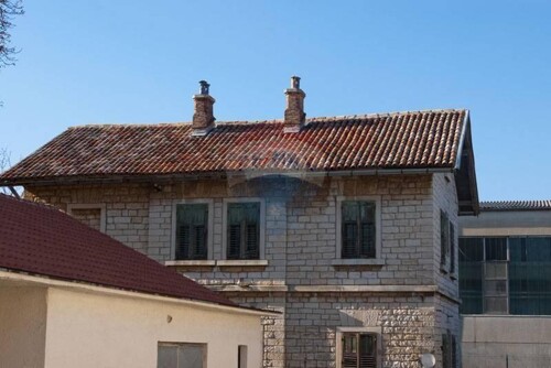 Istra, Buje - gospodarski kompleks na odličnoj poziciji.