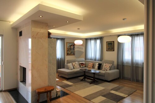 Rovinj,unikatni luksuzni stan 146m2,garaže 88m2