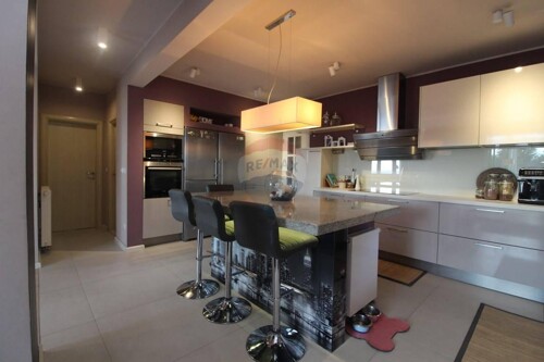 OPATIJA - DVOETAŽNI STAN 260 m2 - NOVOUREĐEN