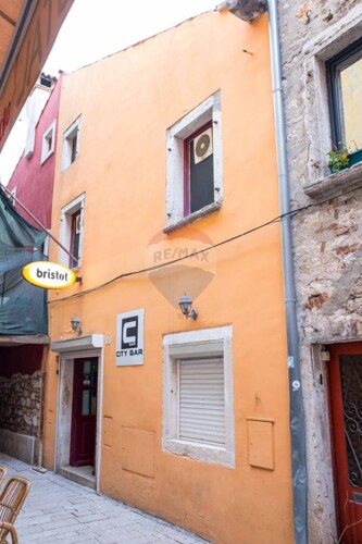 Rovinj,centar,kuća sa poslovnim prostorom-caffe bar-96m2