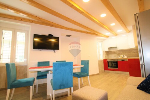 Rovinj,novorenovirani stan na top lokaciji u Careri,60m2,1.k
