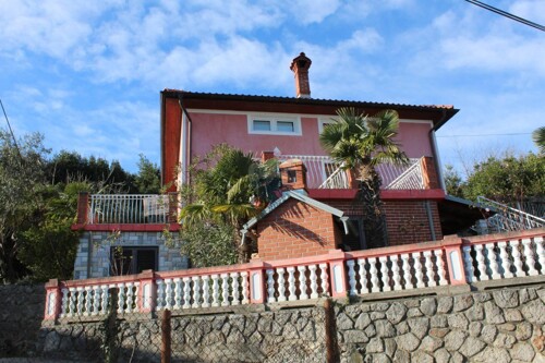 OPATIJA - KUĆA S 4 APARTMANA U BLIZINI CENTRA