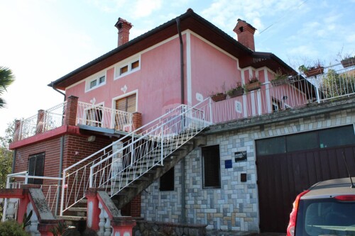 OPATIJA - KUĆA S 4 APARTMANA U BLIZINI CENTRA