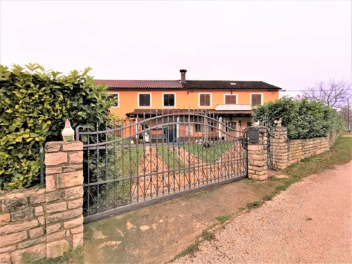 Istra,Grožnjan,Samostojeća kuća u mirnom okruženju