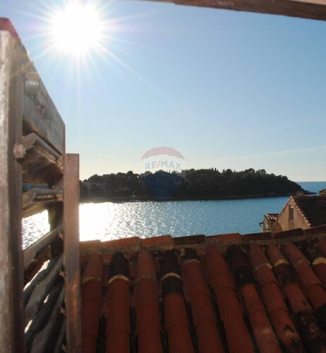 Rovinj,kuća sa pogledom na more,idealno za 3 apartmana