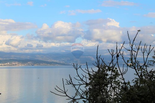 OPATIJA - GRAĐEVINSKO ZEMLJIŠTE NA ODLIČNOJ LOKACIJI