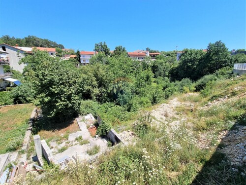 VIŠKOVO- Građevinsko zemljište u samom centru, mogućnost gra