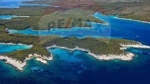 PUNTA KRIŽA - RAVAN GRAĐEVINSKI TEREN PRAVILNOG OBLIKA