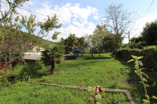 Škurinje - Samostojeća kuća na parceli od 2242 m2