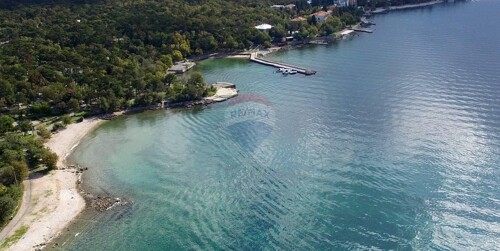 KRALJEVICA-teren ugostiteljsko turističke namjene na 40 meta