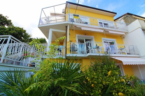 OPATIJA- kuća s 5 apartmana, otvoren pogled na more, garaža,