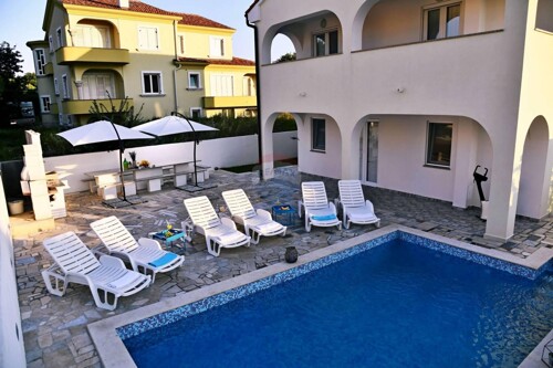 MALINSKA-kuća za investiciju