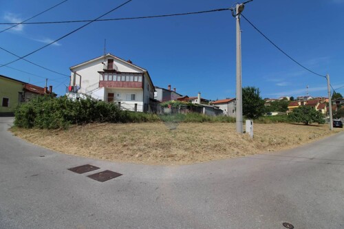 MATULJI- građevinski teren u blizini centra