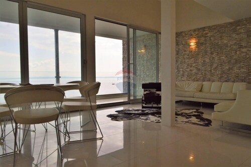 IČIĆI- luksuzan apartman prvi red do mora
