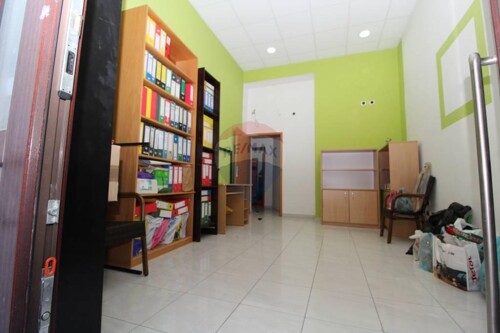 RIJEKA, poslovni prostor u centru grada 90,58 m2