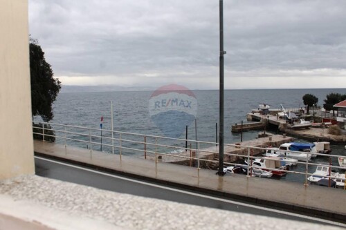 Thumbnail 5410057 - 4