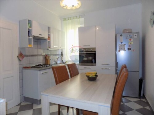 OPATIJA- moderan stan u renoviranoj vili, 100 m od mora