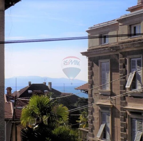 OPATIJA- moderan stan u renoviranoj vili, 100 m od mora