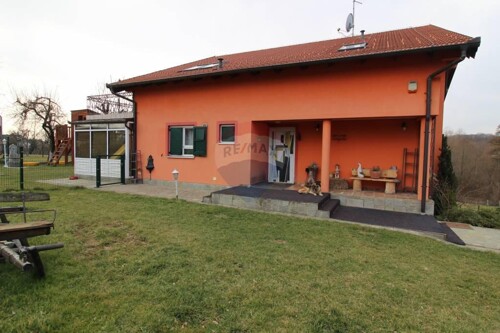 SESVETSKA SELA , KUĆA 340m2
