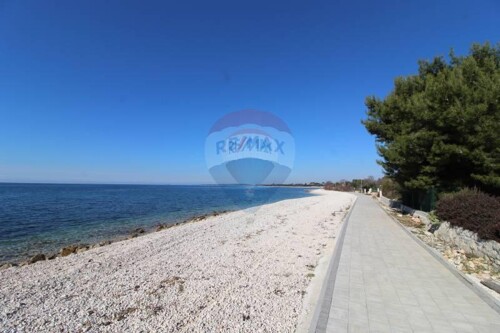 Istra, Fažana, građevinsko zemljište 250m od mora