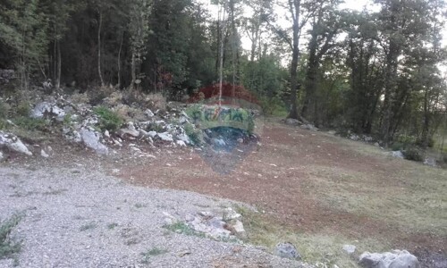 MATULJI - RUKAVAC - NEGRAĐEVINSKI TEREN 2349 m2 U BLIZINI NA