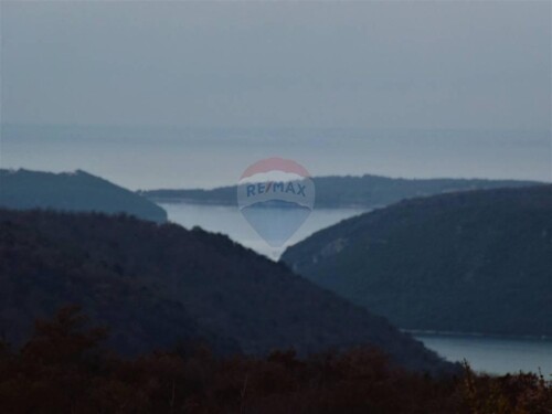 Istra,Jural veliko poljoprivredno zemljište sa mogućnošću gr