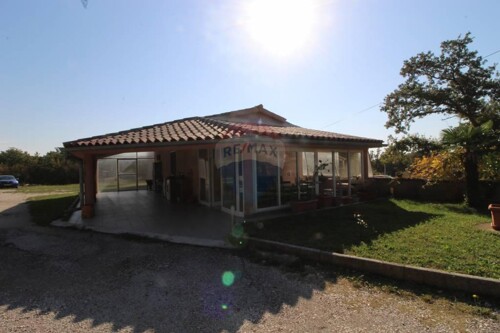 ISTRA, MARČANA - kuća na velikoj okućnici