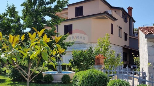 ISTRA,BANJOLE,LIJEPA KUĆA ZA BAVLJENJE TURIZMOM