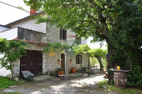 Momjan: Povijesna kamena kuća s pogledom na more i velikom o