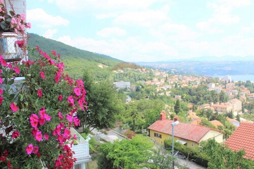 OPATIJA - VILA S OTVORENIM POGLEDOM NA CIJELI KVARNER!