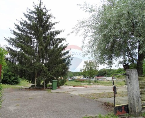 Jurdani - veliki teren s infrastrukturom za poslovnu i poslo