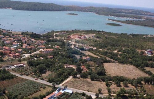 ISTRA, MEDULIN, građevinsko zemljšte idealno za trgovački ce