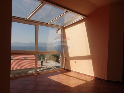 KOSTRENA, dvoetažni stan