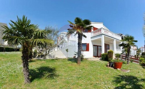ISTRA, MEDULIN, apartmanska kuća na predivnoj okućnici 60m o