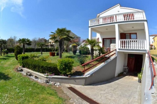 ISTRA, MEDULIN, apartmanska kuća na predivnoj okućnici 60m o