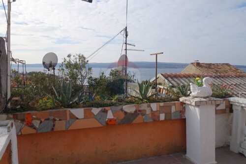 KUĆA SA 4 APARTMANA, SELCE, 300 m OD MORA