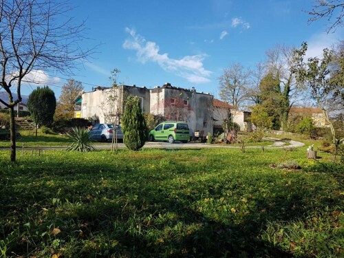 PERMANI - VELIKO IMANJE SA GRAĐEVINSKIM ZEMLJIŠTEM