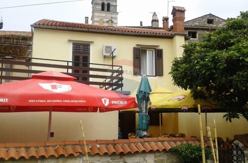 Istra, Buje, restoran s trosobnim stanom - prilika!