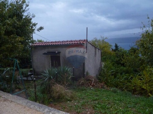 BRSEČ - građevinski teren s kućicom